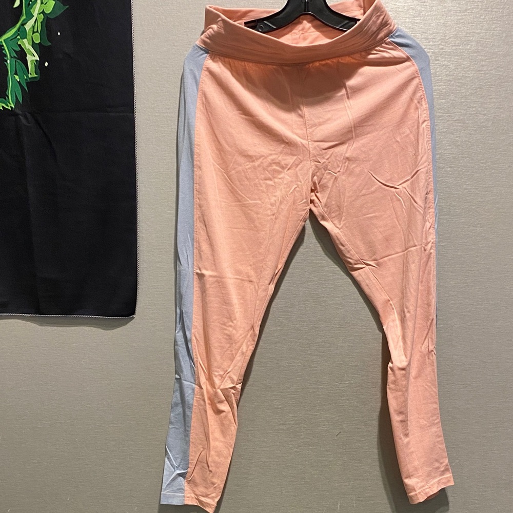 Missguided + Peach and Gray Leggings